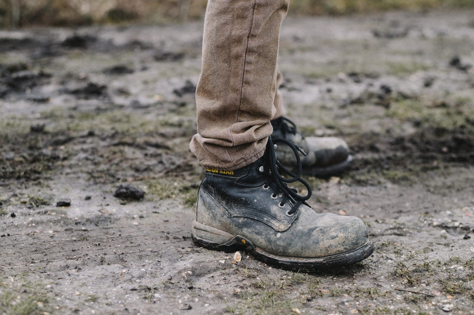 The Importance of Sturdy Work Boots During Late Fall Outdoor Work